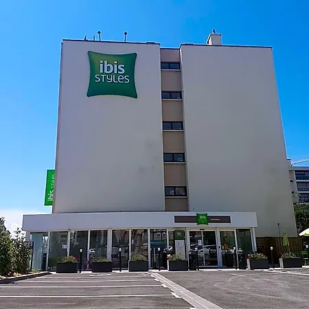 Отель Ibis Styles Annemasse Geneve Амбиёи