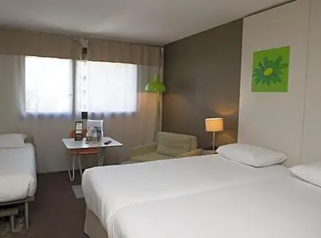 Ibis Styles Annemasse Geneve Отель Амбиёи