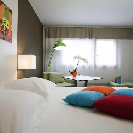 Ibis Styles Annemasse Geneve Отель Амбиёи